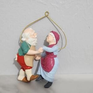 3/$25 Vintage 1988 Hallmark Mr & Mrs Claus "Shall We Dance" Christmas Ornament